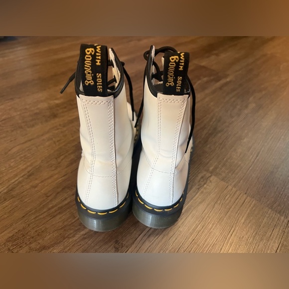 Dr. Martens Women's Leather Boots White Patent Leather Size 7 11821 - Picture 5 of 7